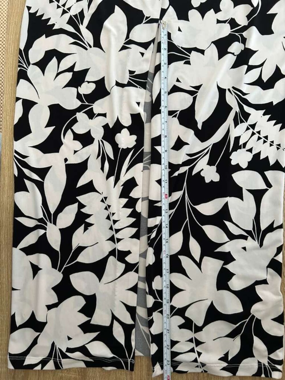 CHAPS Black White Floral Maxi Dress Size 10 Stretch Formal Wedding Guest - Picture 9 of 15